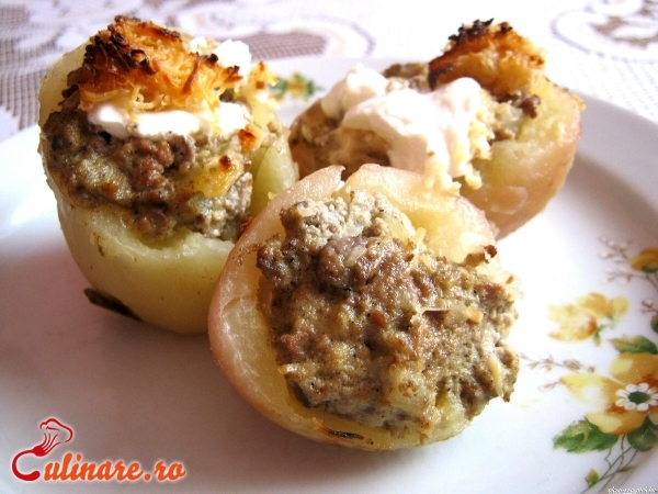 Foto - Cartofi umpluti cu carne