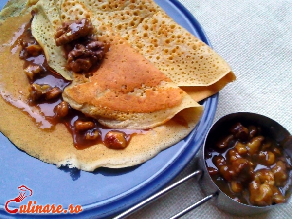 Foto - Clatite cu nuca