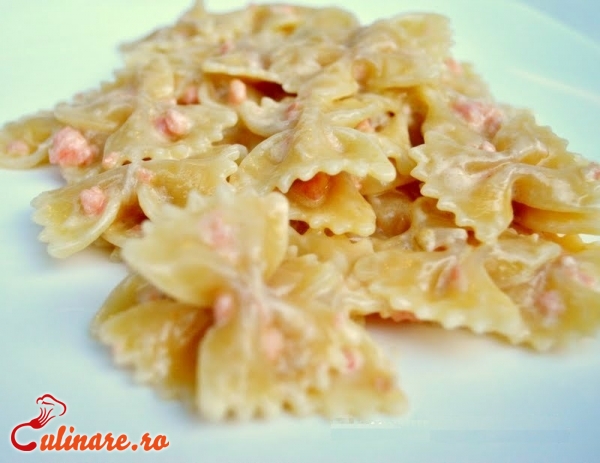 Foto - Farfalle cu somon