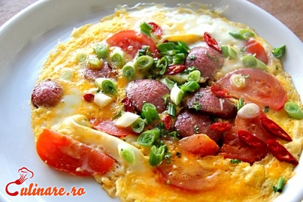 Foto - Omleta cu carnati