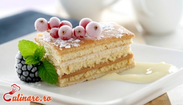 Foto - Rulada cu crema de vanilie