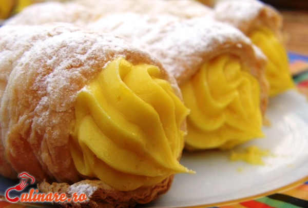 Foto - Rulouri cu crema de vanilie