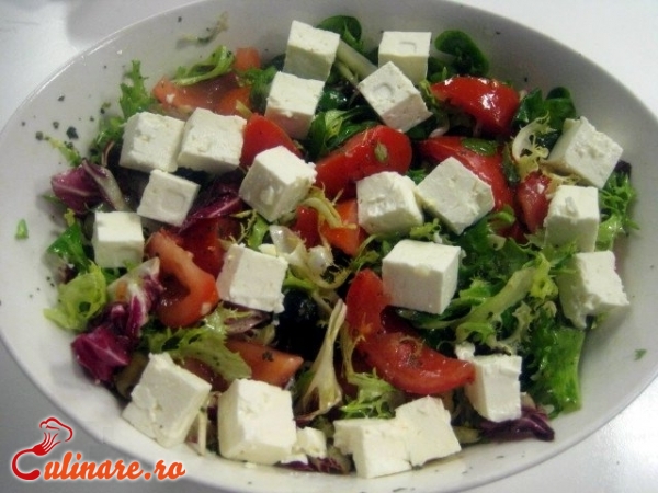 Foto - Salata cu branza feta