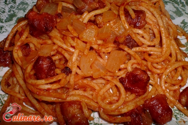 Foto - Spaghete bolognese cu carnat