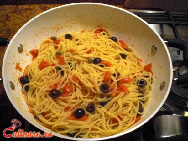 Foto - Spaghete cu rosii si masline