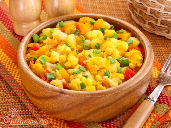 Foto - Tocanita de legume